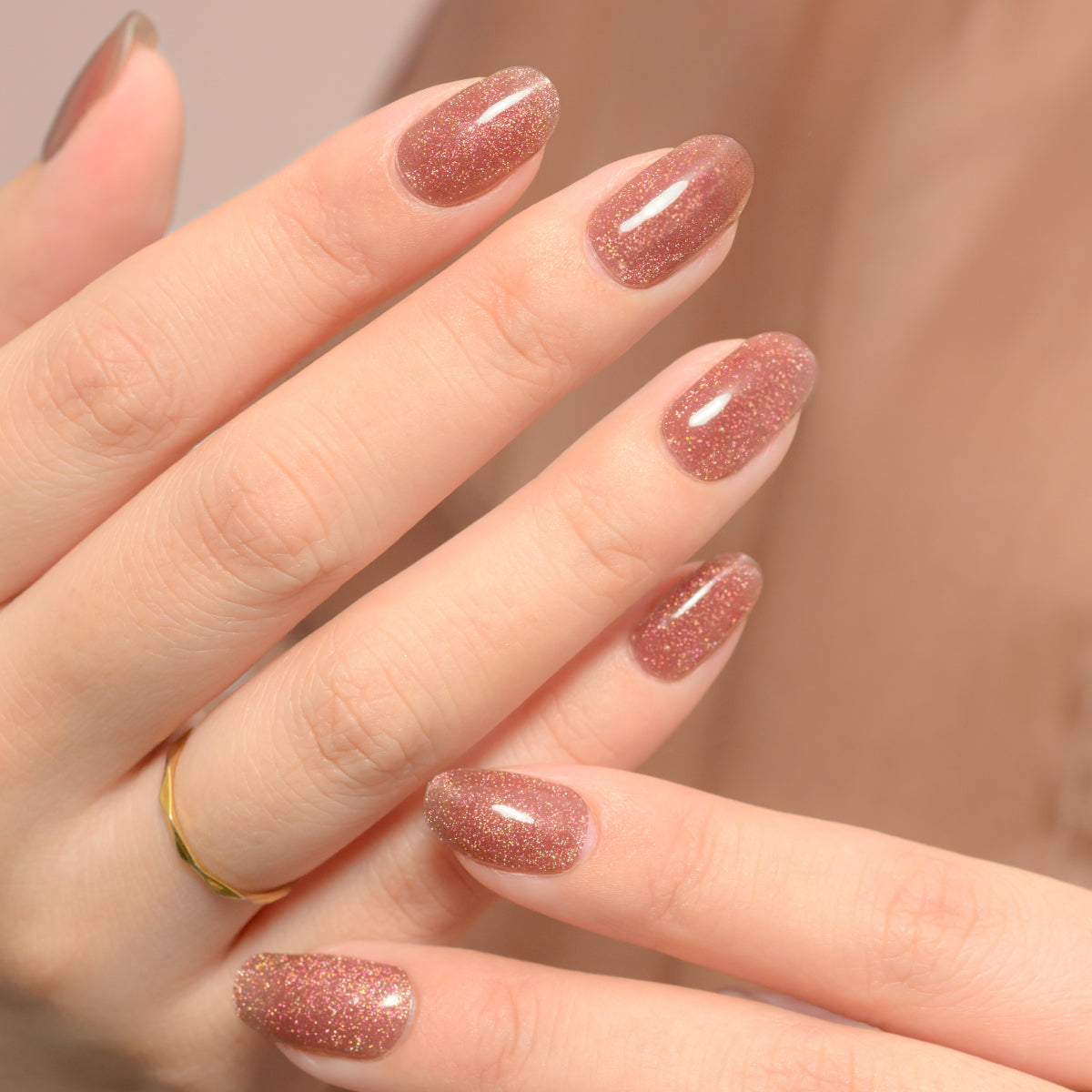 貼って硬化するだけ！Gel Me1から生まれたジェルネイルシール｜【公式